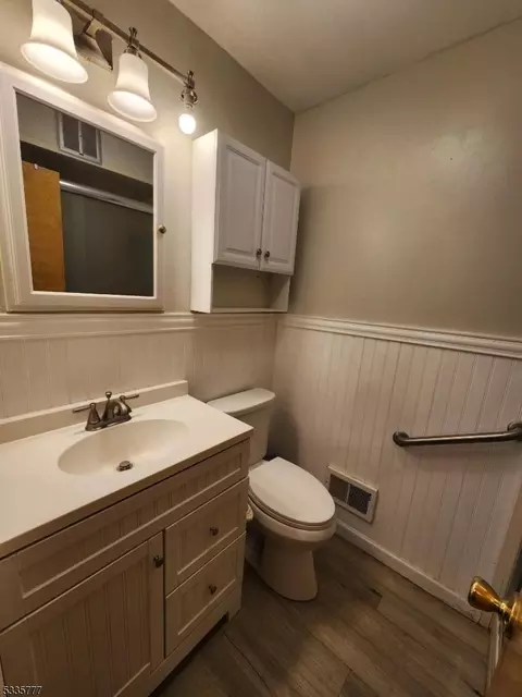 739 Boyd Rd, Paramus, NJ 07652 photo 13