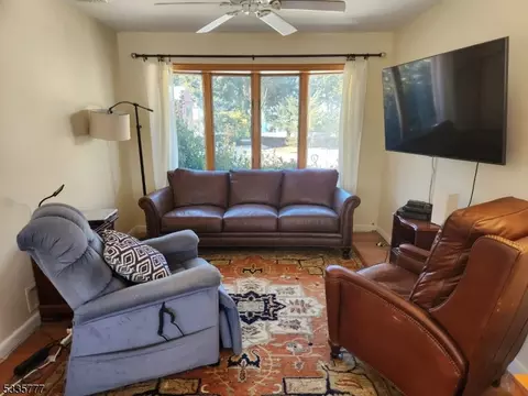 739 Boyd Rd, Paramus, NJ 07652 photo 9