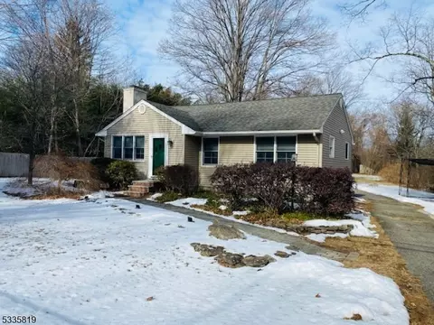 32 Kiel Ave, Kinnelon, NJ 07405