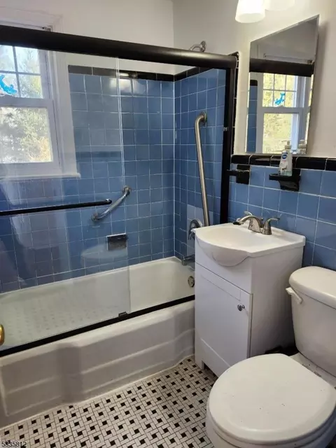 232 Stephenson Ave, Middlesex, NJ 08846 photo 6