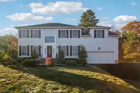 48 Macspar Dr, Randolph, NJ 07869