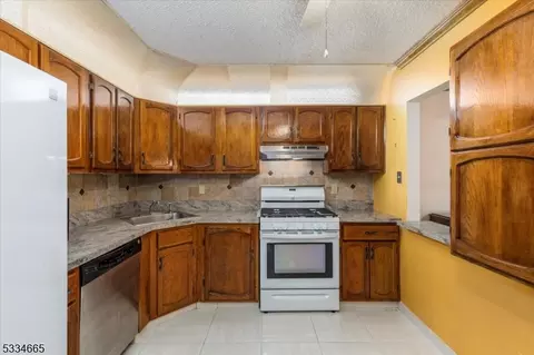 109 Robertson Way, Lincoln Park, NJ 07035