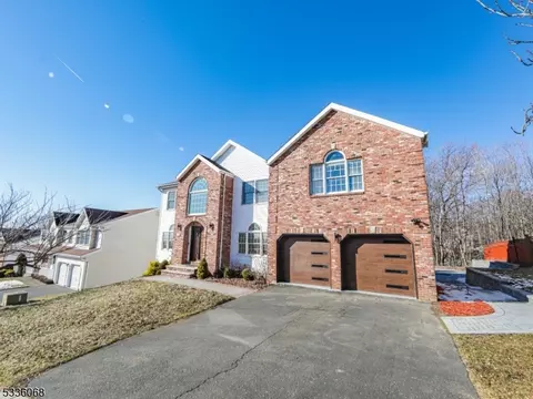114 Point View Pkwy, Wayne, NJ 07470 photo 2