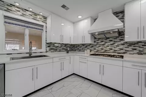 114 Point View Pkwy, Wayne, NJ 07470 photo 18