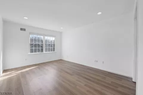 114 Point View Pkwy, Wayne, NJ 07470 photo 28