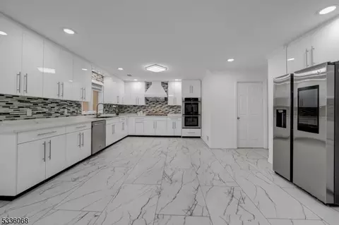 114 Point View Pkwy, Wayne, NJ 07470 photo 16