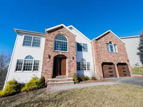 114 Point View Pkwy, Wayne, NJ 07470