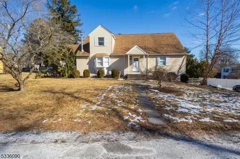 1 Roy Ct, Sussex, NJ 07461