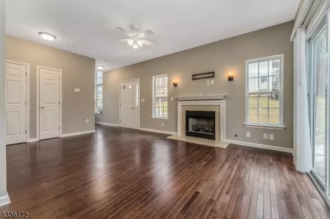 74 Pinehurst Dr, Washington, NJ 07882 photo 4