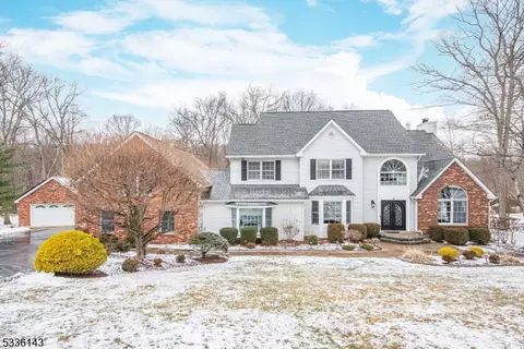 6 Nathan Dr, Randolph, NJ 07869