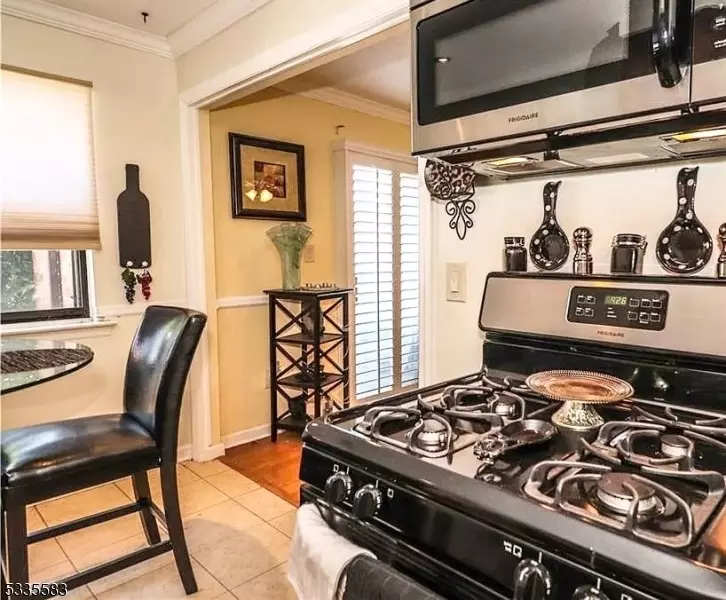  312 Sharon Garden Ct #312, Woodbridge Twp, NJ 07095 photo 14