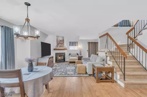 802 Reed Ct, Flemington, NJ 08822
