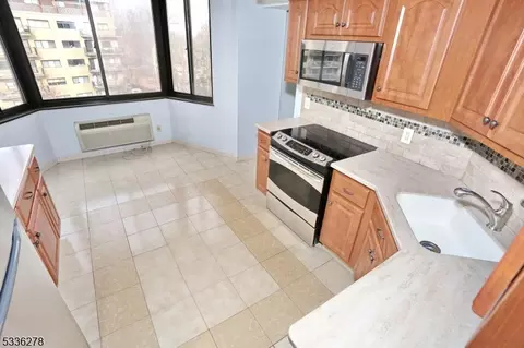 316 Prospect Ave #6A, Hackensack, NJ 07601 photo 23