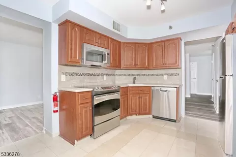 316 Prospect Ave #6A, Hackensack, NJ 07601 photo 27