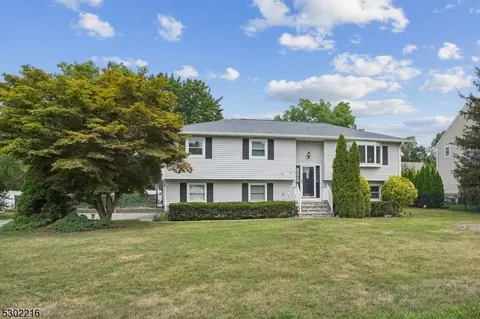 78 Sunset Rd, Pequannock Twp, NJ 07444