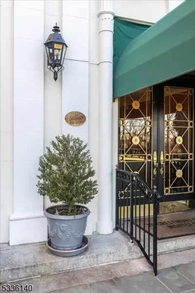 10 Crestmont Rd #5A, Montclair, NJ 07042