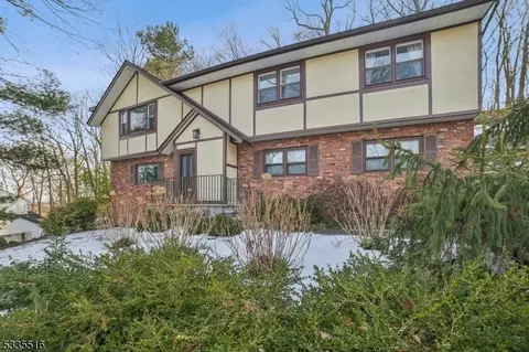 26 Lord William Penn Dr, Morristown, NJ 07960