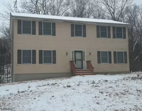 16 Crest Rd, Wantage, NJ 07461