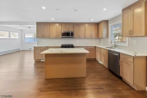 8 Glenview Rd, Nutley, NJ 07110 photo 12