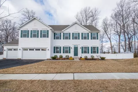 14 Esposito Ln, Landing, NJ 07850