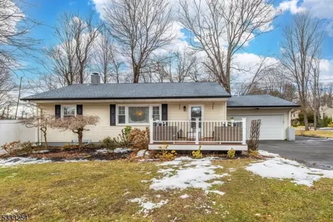 12 Walnut St, Randolph Twp, NJ 07869