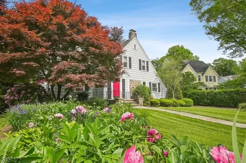 38 Campbell Rd, Millburn Twp, NJ 07078