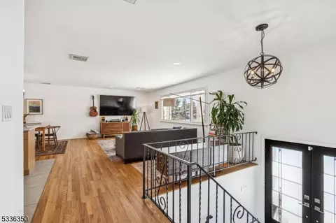 8 Yorktown Rd, Wayne, NJ 07470 photo 17