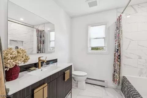 8 Yorktown Rd, Wayne, NJ 07470 photo 16