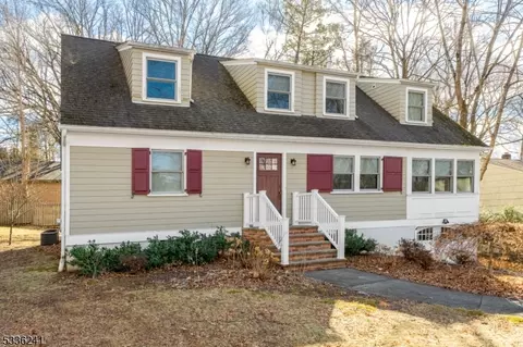 14 Honeyman Pl, Berkeley Heights, NJ 07922