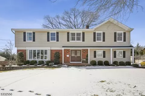 53 Palmer Dr, Wayne, NJ 07470