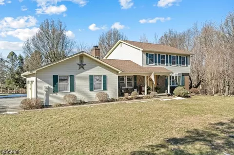 53 Ketcham Rd, Hackettstown, NJ 07840