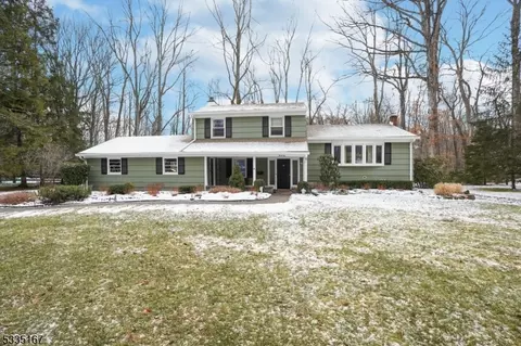 32 Symor Dr, Morristown, NJ 07960