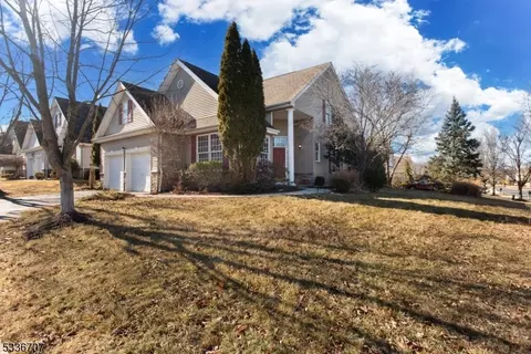 1 Tallman Ln, Franklin Twp, NJ 08873