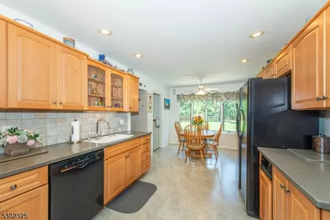 79 Mountain Ave, Mendham Boro, NJ 07945 photo 3