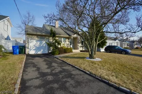 26 Broadway Ave, Woodbridge Twp, NJ 07067