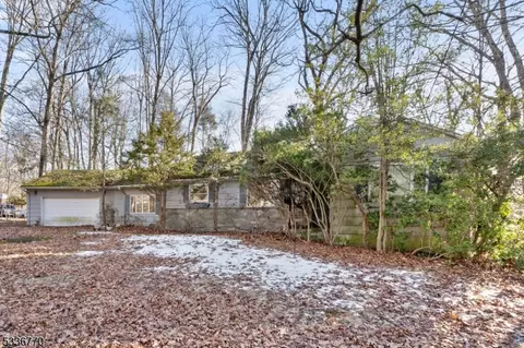 20 Hidden Glen Rd, Upper Saddle River, NJ 07458