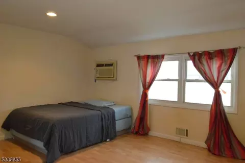 81 Alden Rd, Paramus, NJ 07652 photo 14