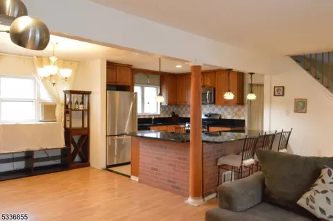 81 Alden Rd, Paramus, NJ 07652 photo 6