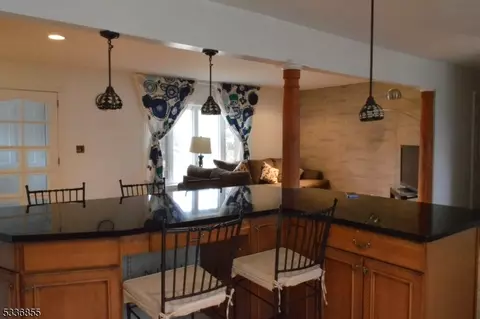 81 Alden Rd, Paramus, NJ 07652 photo 11