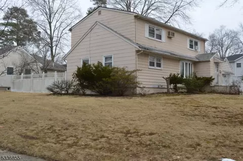 81 Alden Rd, Paramus, NJ 07652 photo 3