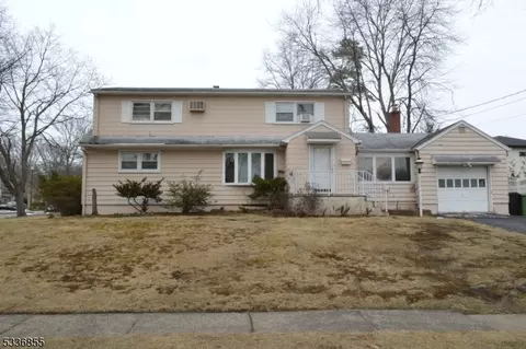 81 Alden Rd, Paramus, NJ 07652 photo 2