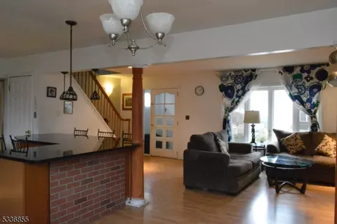 81 Alden Rd, Paramus, NJ 07652 photo 12