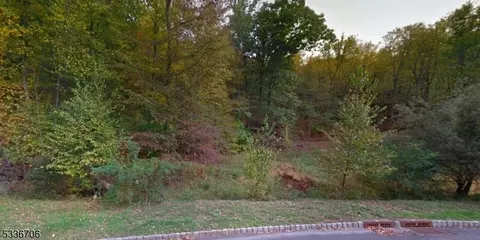 18 Quarry Mountain Ln, Montville Twp, NJ 07045