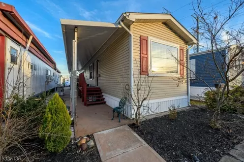10 Matt St, Woodbridge Twp, NJ 07001