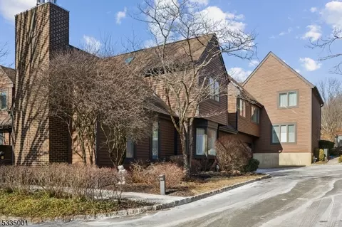 28 Valley View Dr, Bernards, NJ 07920 photo 2