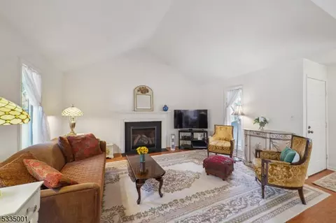 28 Valley View Dr, Bernards, NJ 07920 photo 6