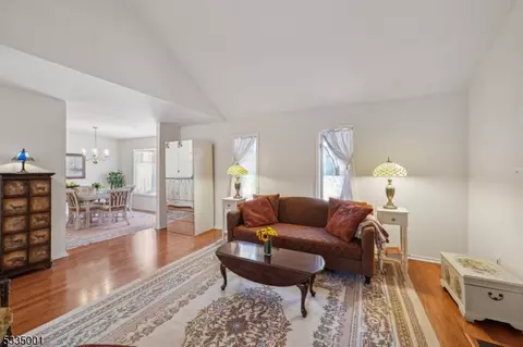 28 Valley View Dr, Bernards, NJ 07920 photo 8