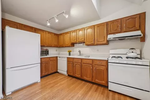 28 Valley View Dr, Bernards, NJ 07920 photo 13
