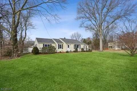 19 S Alward Ave, Bernards, NJ 07920