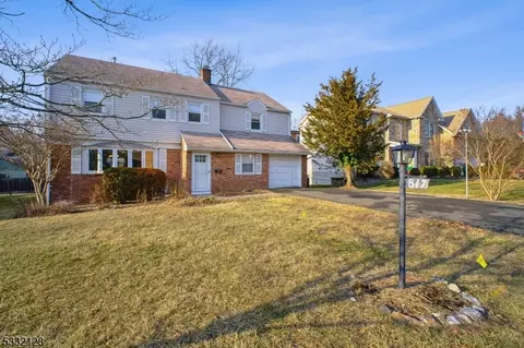 817 Ridgewood Rd, Millburn, NJ 07041